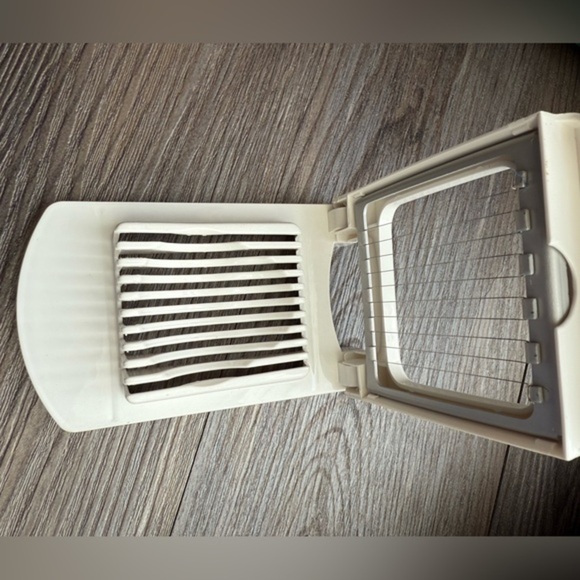 Pampered Chef Egg Slicer - Picture 4 of 7